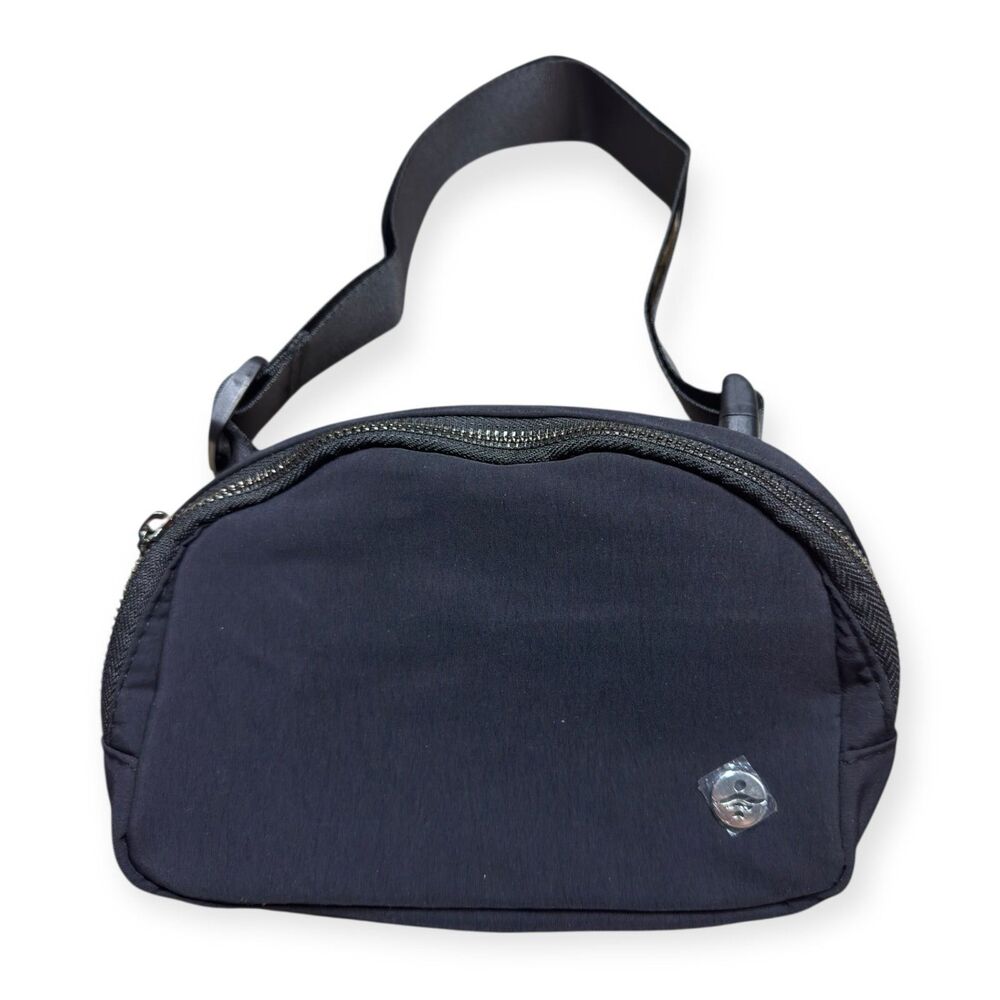Black Small Fanny Pack Belt Bag Zippered Adjustable Bag New